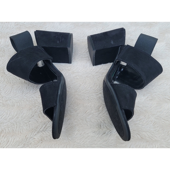 Unisa Audrey Black Block Heel Sandals - Picture 7 of 16